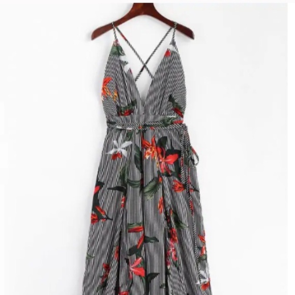 Zaful Halter Low Back Jumpsuit - Picture 1 of 7